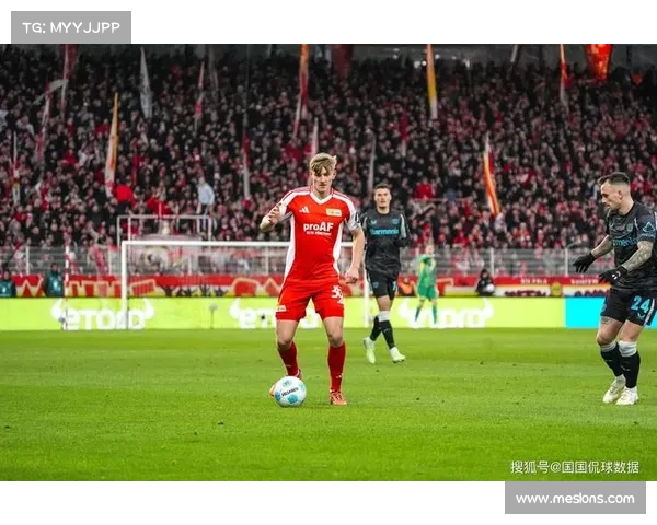 德甲降级附加赛焦点战:两支球队为生死存亡拼尽全力 德甲降级附加赛焦点战:两支球队为生死存亡拼尽全力