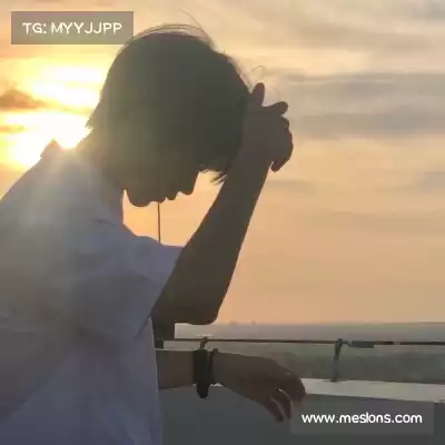 贺栩献